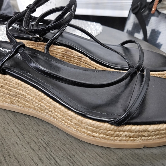 Nine West Womens Alexx Rounded Open Toe Strappy Detailed Wedge Sandal Size 8.5M - Picture 2 of 4